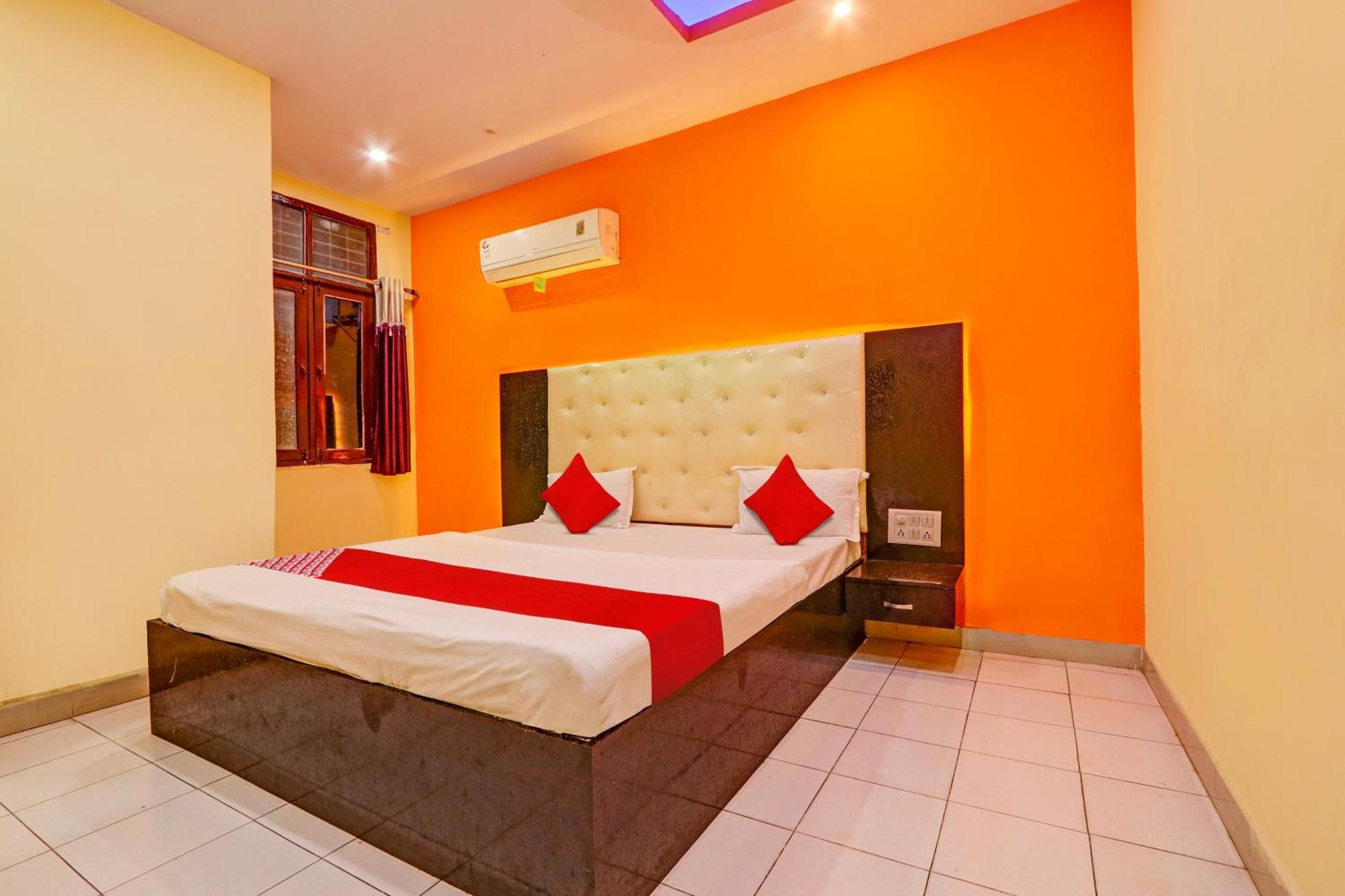 Oyo Flagship Hotel Samruddhi Lodge Nirmal  Екстер'єр фото