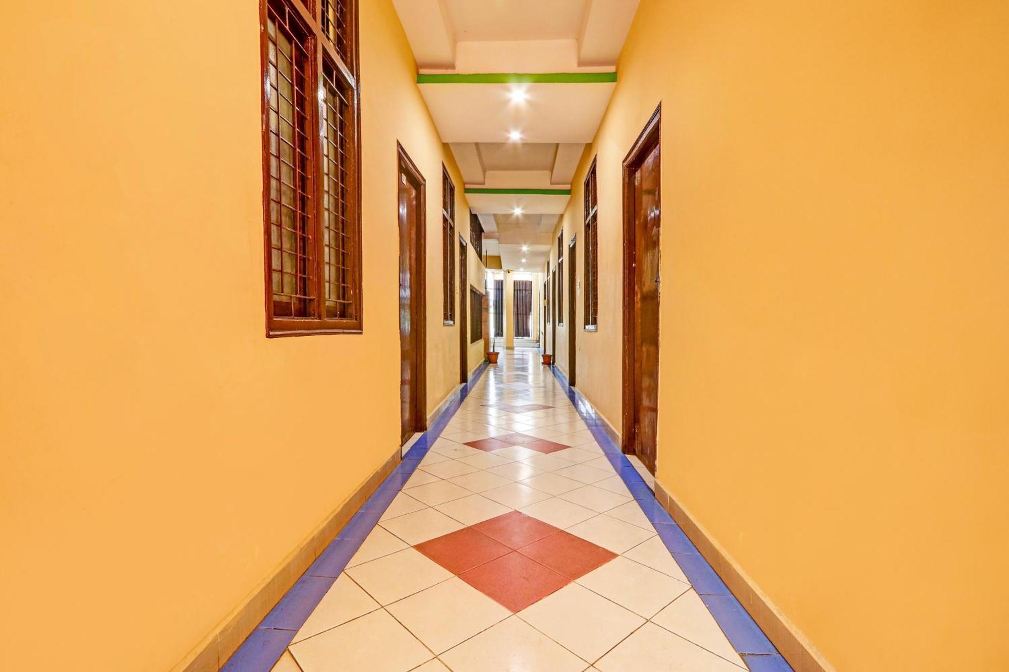 Oyo Flagship Hotel Samruddhi Lodge Nirmal  Екстер'єр фото