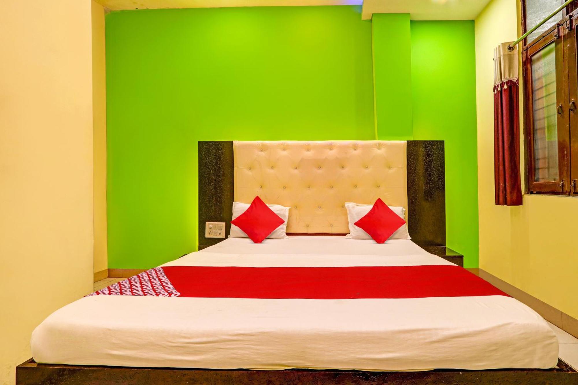 Oyo Flagship Hotel Samruddhi Lodge Nirmal  Екстер'єр фото
